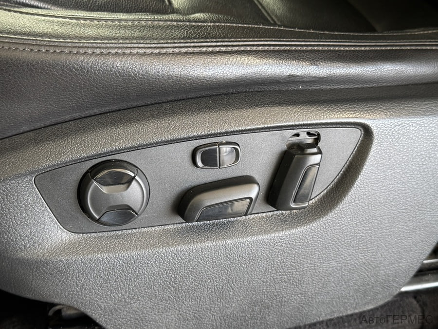 Фото Volkswagen Touareg II с пробегом | №12