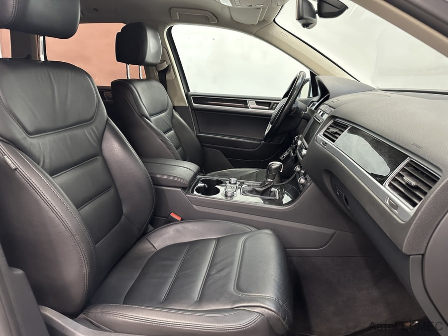 Фото Volkswagen Touareg II Рестайлинг с пробегом | №16 Фото Volkswagen Touareg II Рестайлинг с пробегом | №16