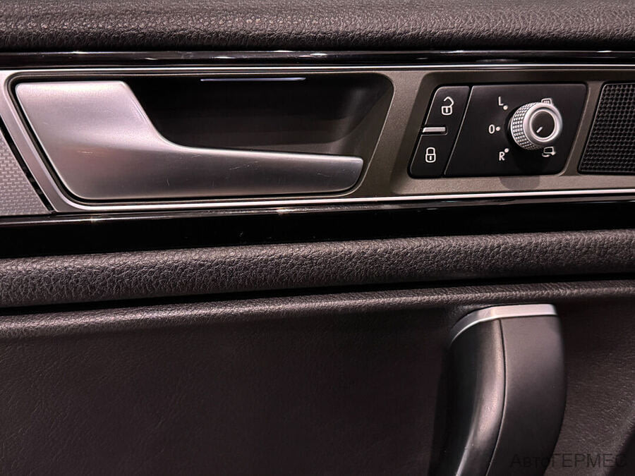 Фото Volkswagen Touareg II Рестайлинг с пробегом | №12