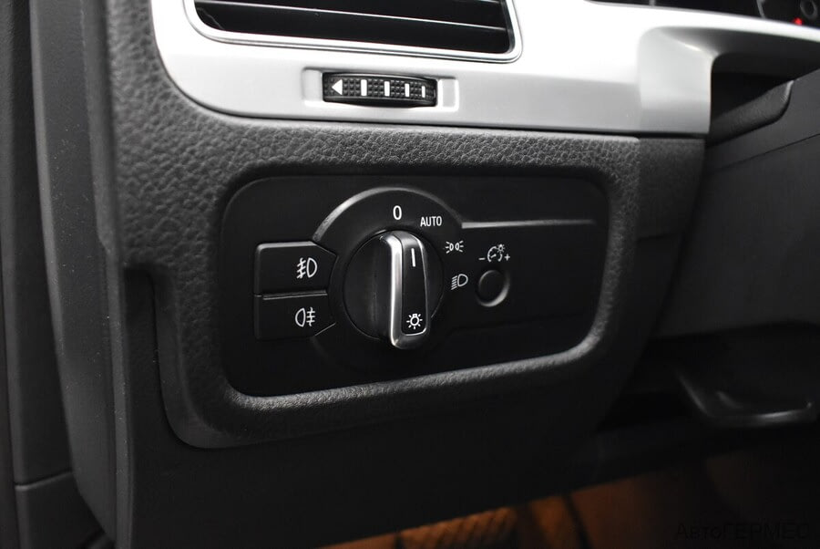 Фото Volkswagen Touareg II Рестайлинг с пробегом | №11