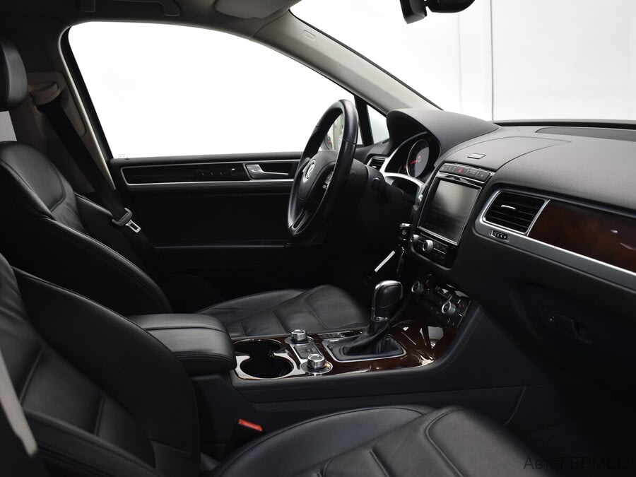 Фото Volkswagen Touareg II Рестайлинг с пробегом | №16