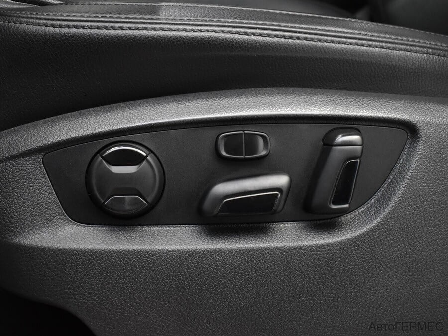 Фото Volkswagen Touareg II Рестайлинг с пробегом | №12