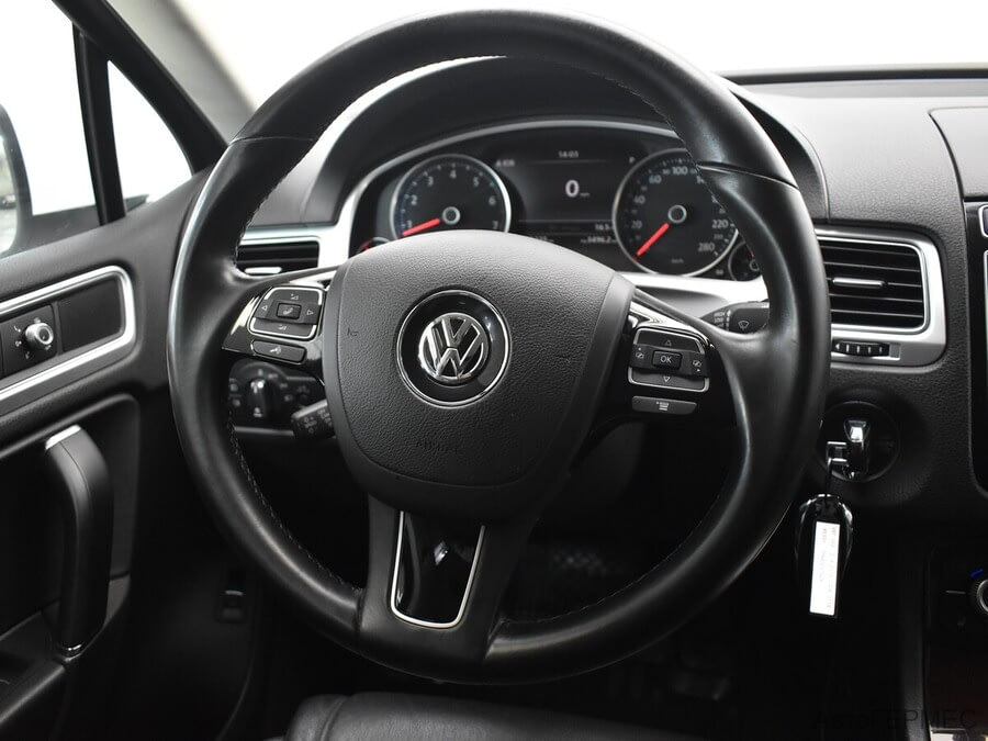 Фото Volkswagen Touareg II Рестайлинг с пробегом | №15
