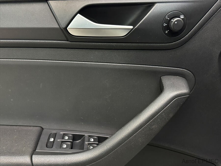 Фото Volkswagen Polo VI с пробегом | №10