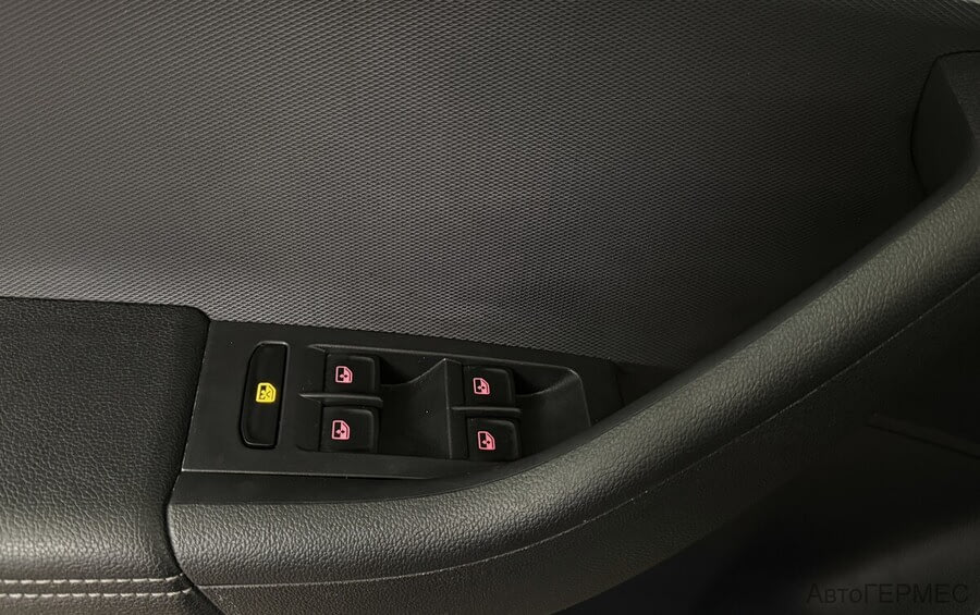 Фото Volkswagen Polo VI с пробегом | №10