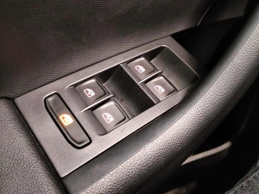 Фото Volkswagen Polo VI с пробегом | №9