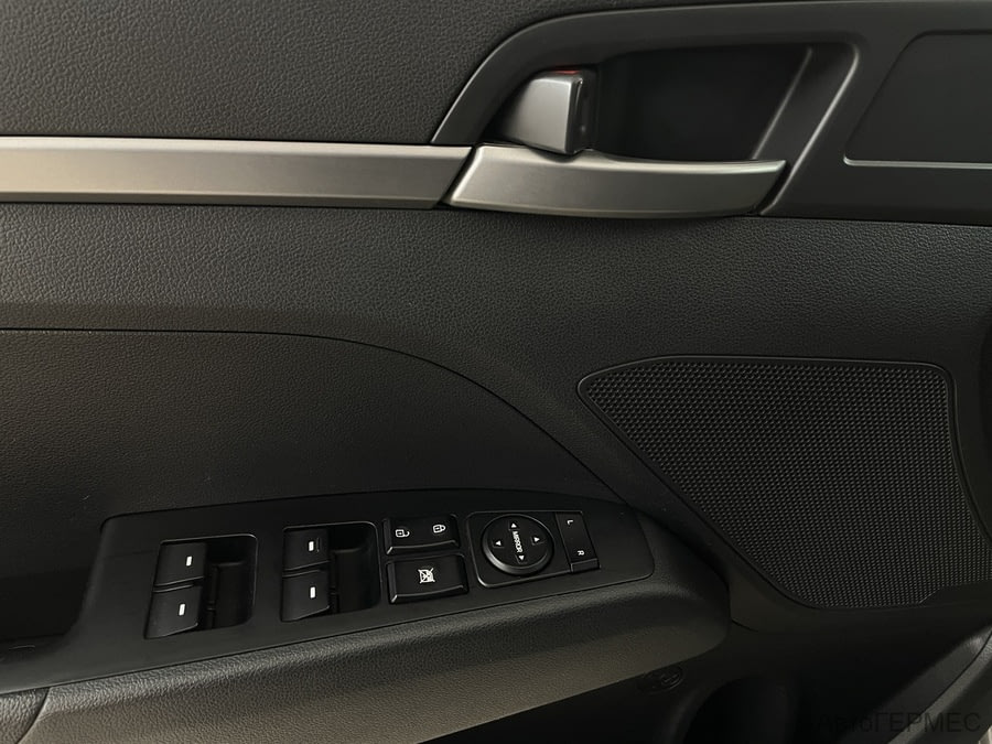 Фото HYUNDAI Elantra VI (AD) с пробегом | №8 Фото HYUNDAI Elantra VI (AD) с пробегом | №8