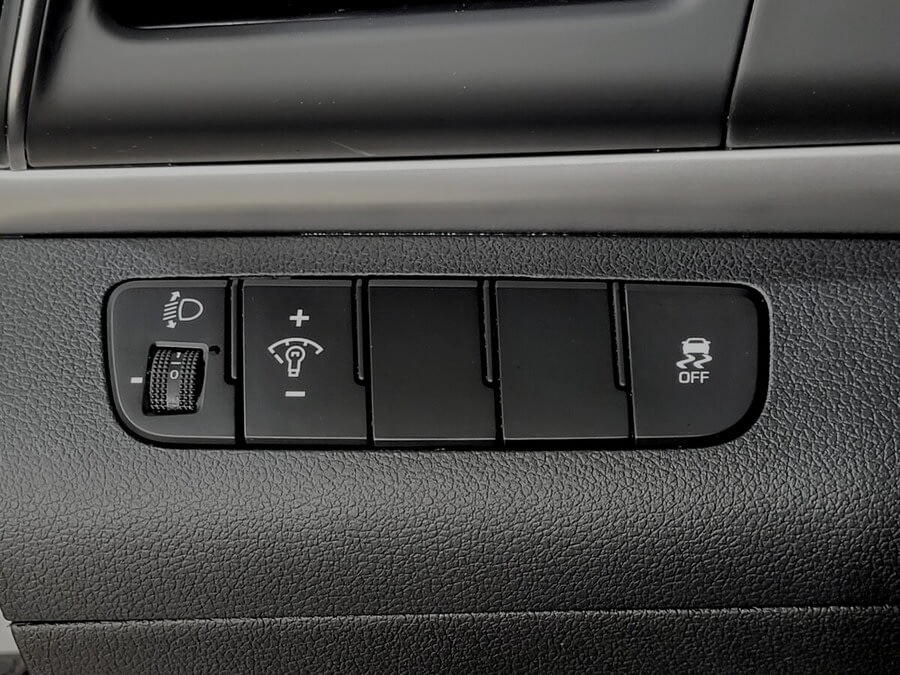 Фото HYUNDAI Elantra VI (AD) Рестайлинг с пробегом | №8