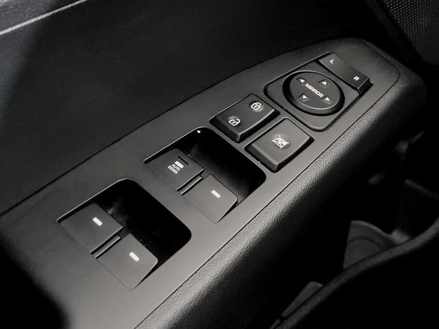 Фото HYUNDAI Elantra VI (AD) Рестайлинг с пробегом | №10