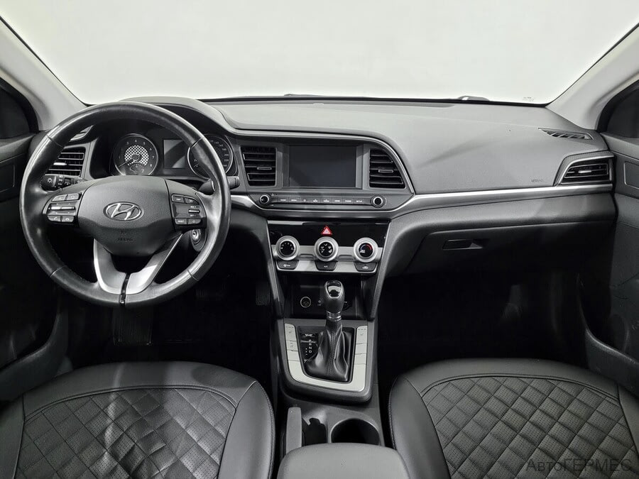 Фото HYUNDAI Elantra VI (AD) Рестайлинг с пробегом | №5