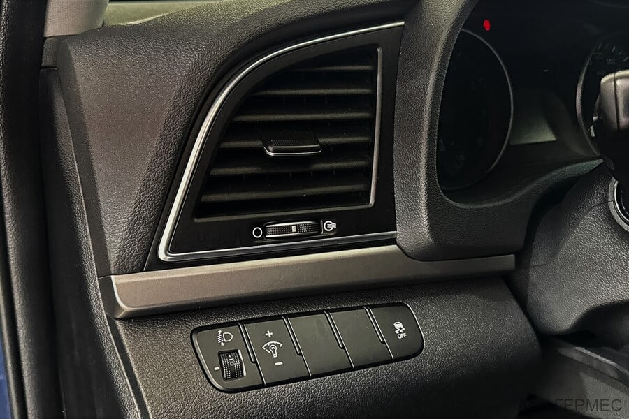 Фото HYUNDAI Elantra VI (AD) с пробегом | №9