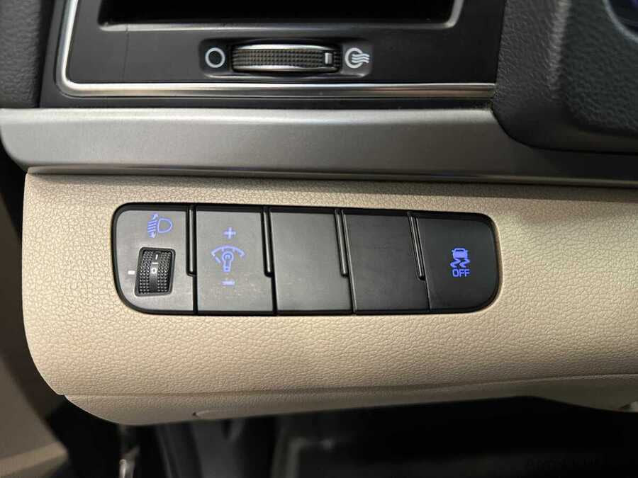 Фото HYUNDAI Elantra VI (AD) с пробегом | №10