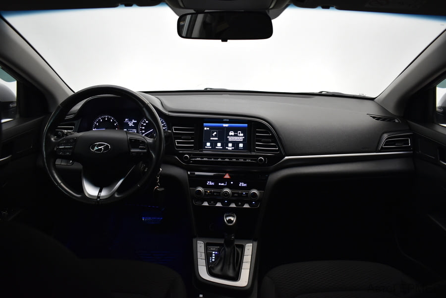 Фото HYUNDAI Elantra VI (AD) Рестайлинг с пробегом | №5