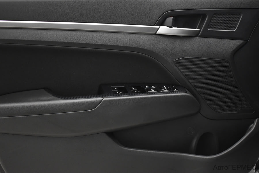 Фото HYUNDAI Elantra VI (AD) Рестайлинг с пробегом | №11