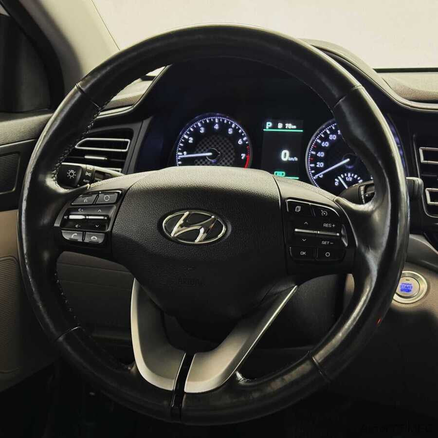 Фото HYUNDAI Elantra VI (AD) Рестайлинг с пробегом | №9
