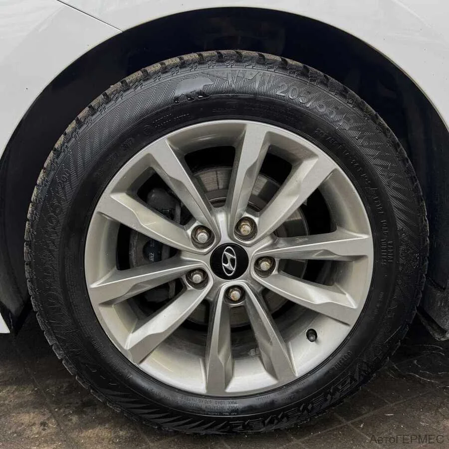 Фото HYUNDAI Elantra VI (AD) Рестайлинг с пробегом | №17