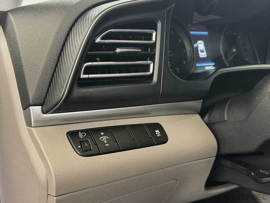 Фото HYUNDAI Elantra VI (AD) Рестайлинг с пробегом | №10