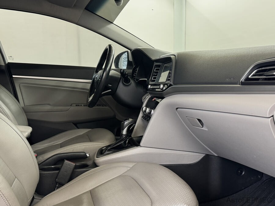 Фото HYUNDAI Elantra VI (AD) Рестайлинг с пробегом | №13