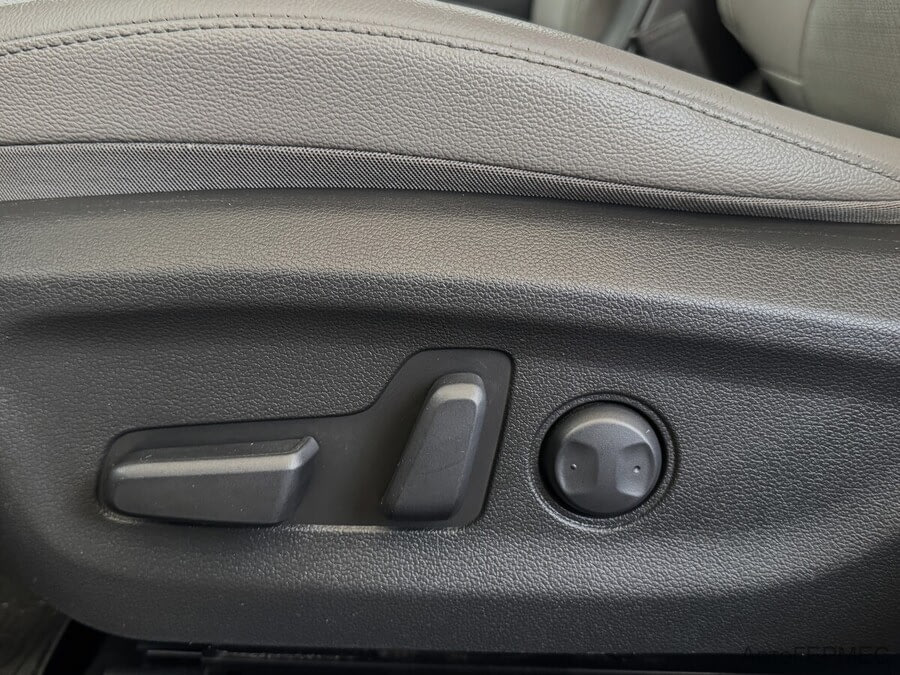 Фото HYUNDAI Elantra VI (AD) Рестайлинг с пробегом | №12