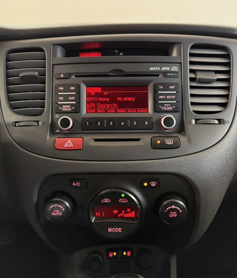 Фото Kia Rio II Рестайлинг с пробегом | №7 Фото Kia Rio II Рестайлинг с пробегом | №7