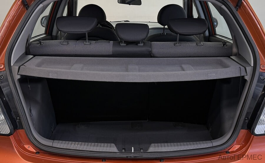 Фото Kia Rio II Рестайлинг с пробегом | №13 Фото Kia Rio II Рестайлинг с пробегом | №13