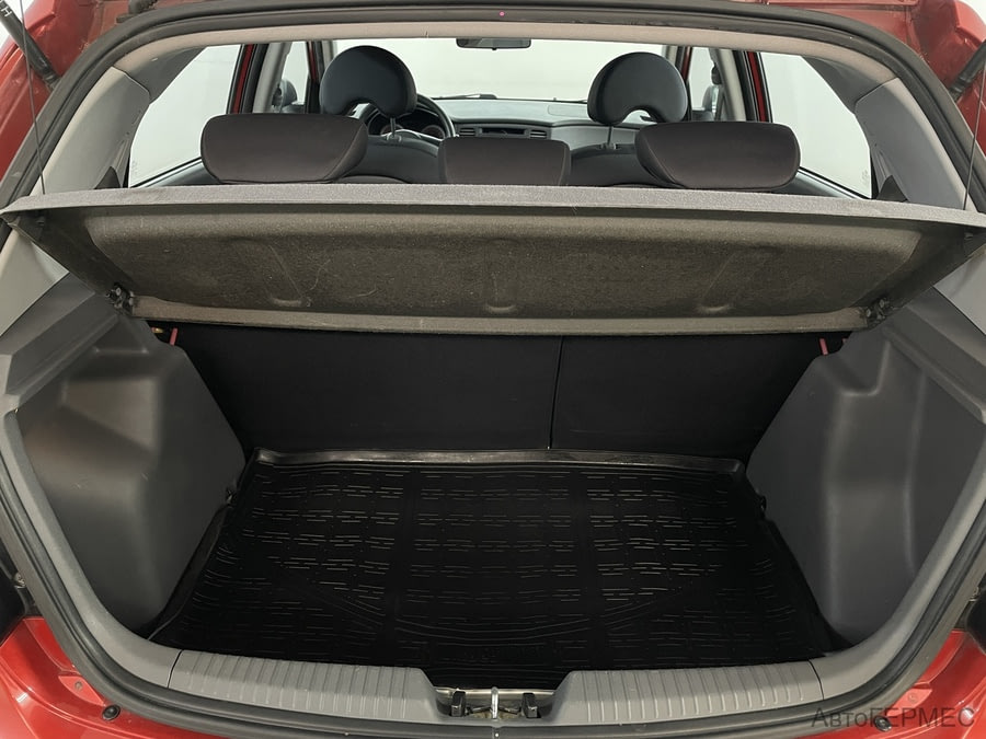 Фото Kia Rio II Рестайлинг с пробегом | №11 Фото Kia Rio II Рестайлинг с пробегом | №11