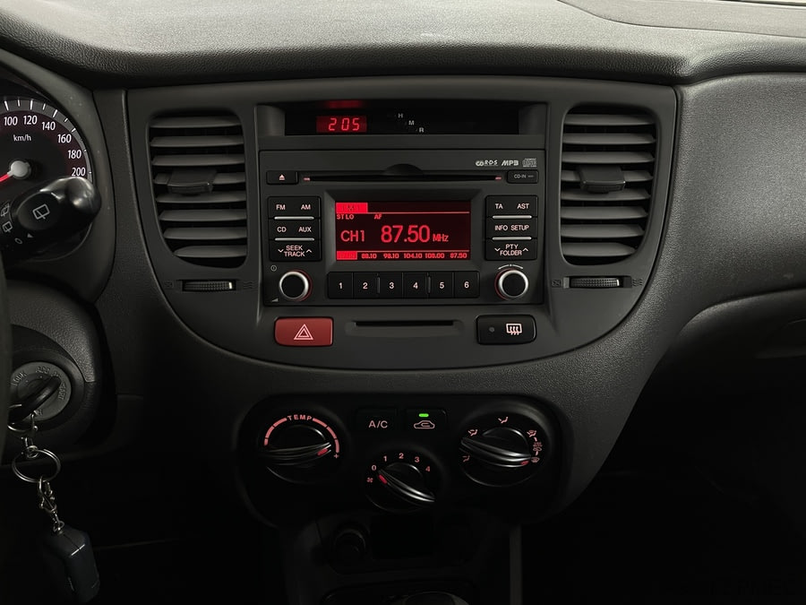 Фото Kia Rio II Рестайлинг с пробегом | №7 Фото Kia Rio II Рестайлинг с пробегом | №7