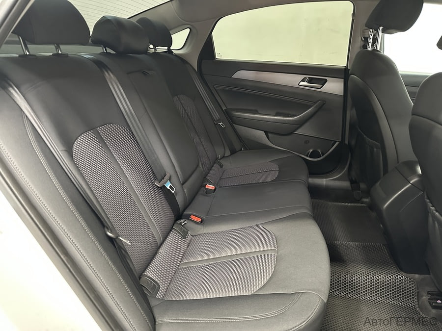 Фото HYUNDAI Sonata VII (LF) Рестайлинг с пробегом | №13