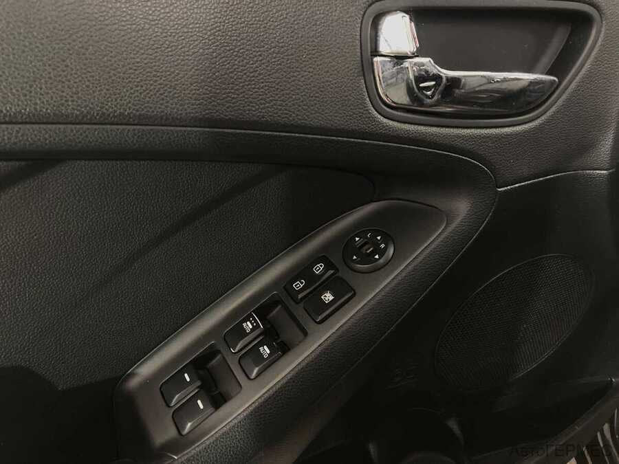 Фото Kia Cerato III с пробегом | №10 Фото Kia Cerato III с пробегом | №10