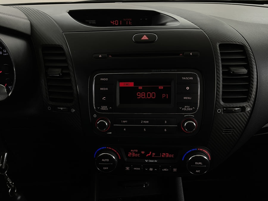 Фото Kia Cerato III с пробегом | №7 Фото Kia Cerato III с пробегом | №7