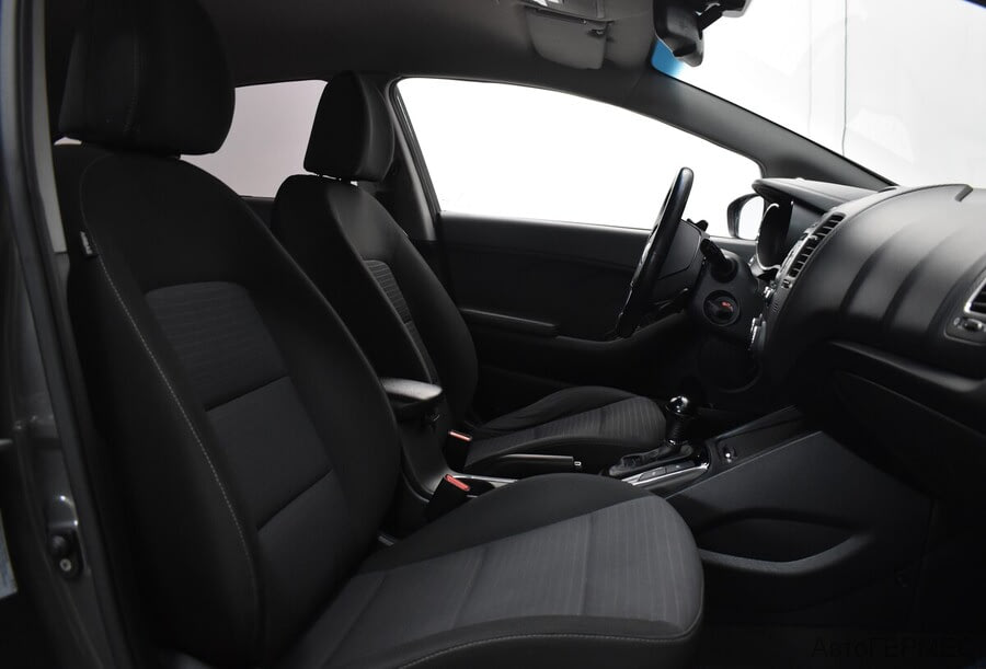 Фото Kia Cerato III Рестайлинг (CLASSIC) с пробегом | №12 Фото Kia Cerato III Рестайлинг (CLASSIC) с пробегом | №12