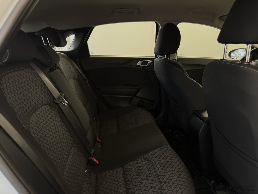 Фото Kia Ceed с пробегом | №13 Фото Kia Ceed с пробегом | №13