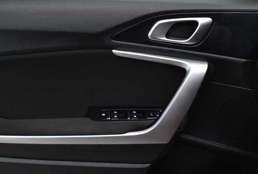 Фото Kia Ceed III Рестайлинг с пробегом | №10