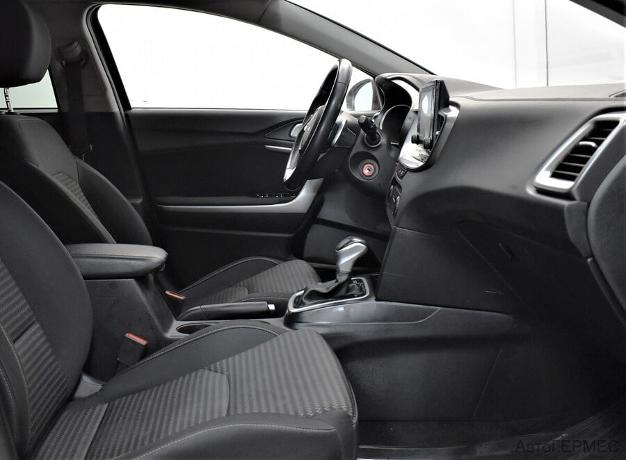 Фото Kia Ceed III Рестайлинг с пробегом | №11