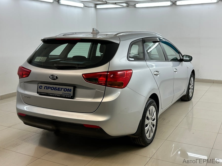 Фото Kia Ceed II Рестайлинг с пробегом | №4 Фото Kia Ceed II Рестайлинг с пробегом | №4