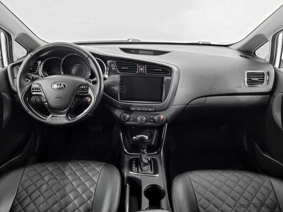 Фото Kia Ceed II Рестайлинг с пробегом | №5 Фото Kia Ceed II Рестайлинг с пробегом | №5