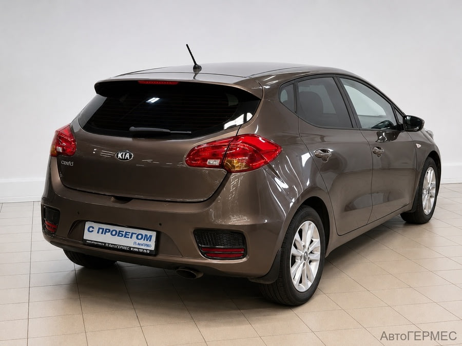 Фото Kia Ceed II Рестайлинг с пробегом | №4 Фото Kia Ceed II Рестайлинг с пробегом | №4