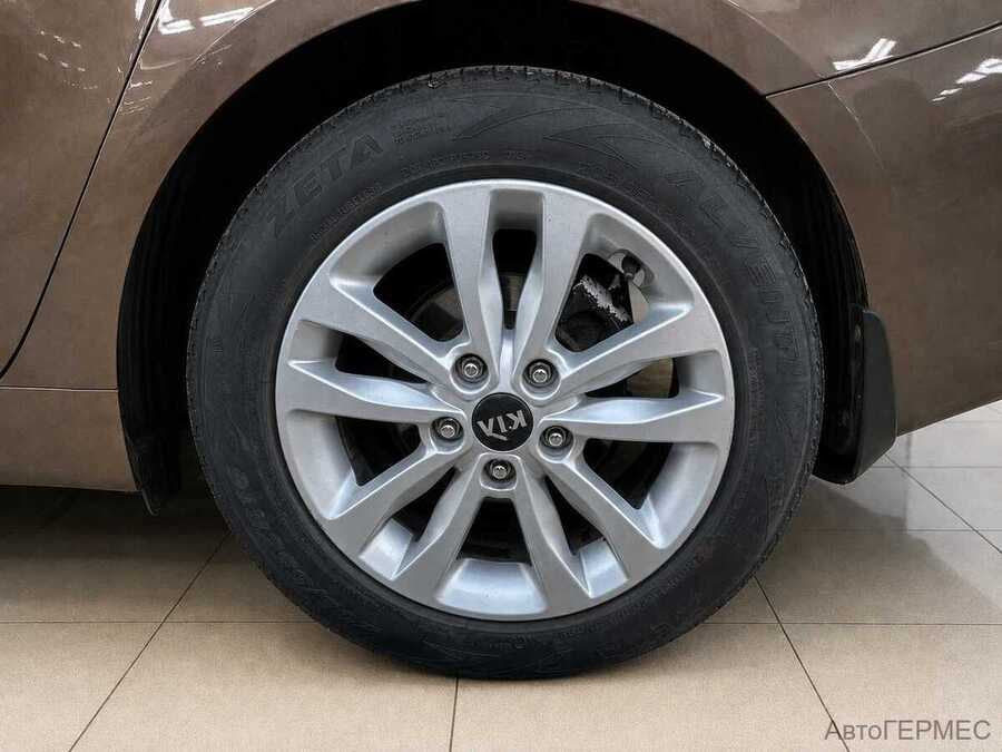 Фото Kia Ceed II Рестайлинг с пробегом | №16 Фото Kia Ceed II Рестайлинг с пробегом | №16