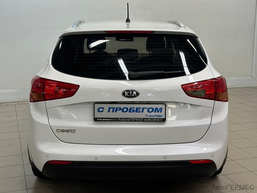 Фото Kia Ceed II Рестайлинг с пробегом | №3 Фото Kia Ceed II Рестайлинг с пробегом | №3