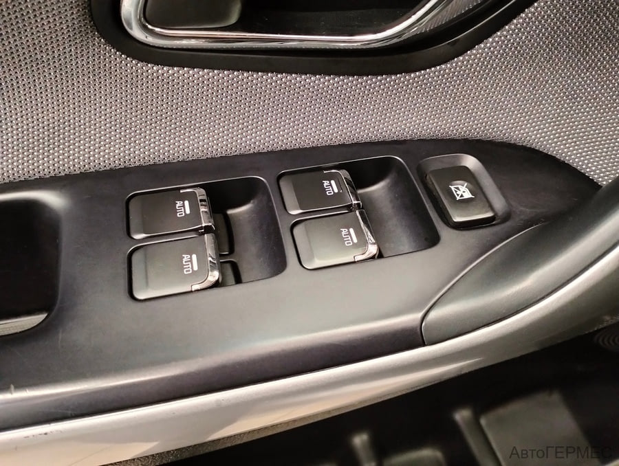 Фото Kia Ceed II Рестайлинг с пробегом | №9 Фото Kia Ceed II Рестайлинг с пробегом | №9