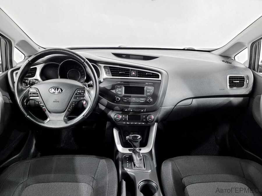 Фото Kia Ceed II Рестайлинг с пробегом | №5 Фото Kia Ceed II Рестайлинг с пробегом | №5