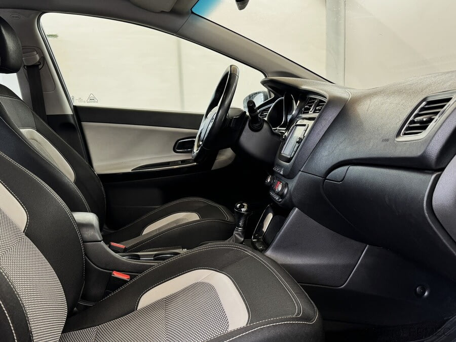 Фото Kia Ceed II Рестайлинг с пробегом | №12