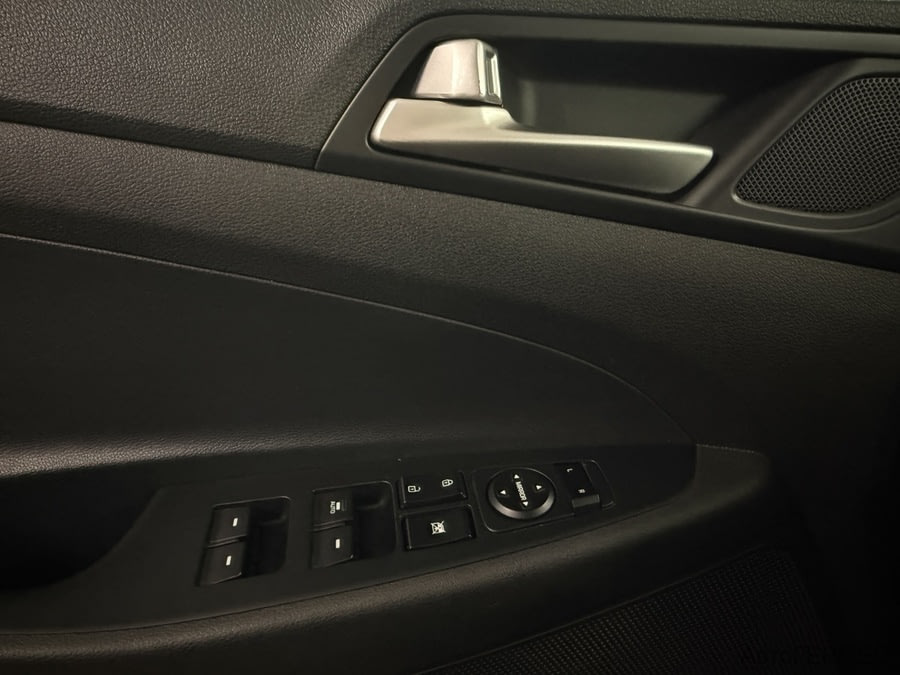 Фото HYUNDAI Tucson III Рестайлинг с пробегом | №8 Фото HYUNDAI Tucson III Рестайлинг с пробегом | №8