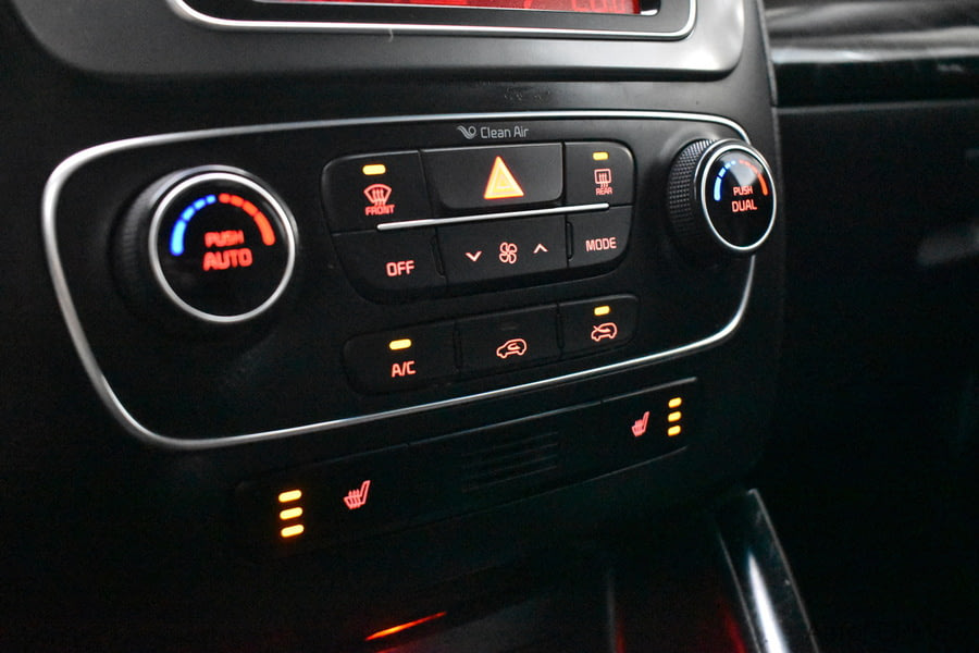 Фото Kia Sorento II Рестайлинг с пробегом | №8 Фото Kia Sorento II Рестайлинг с пробегом | №8