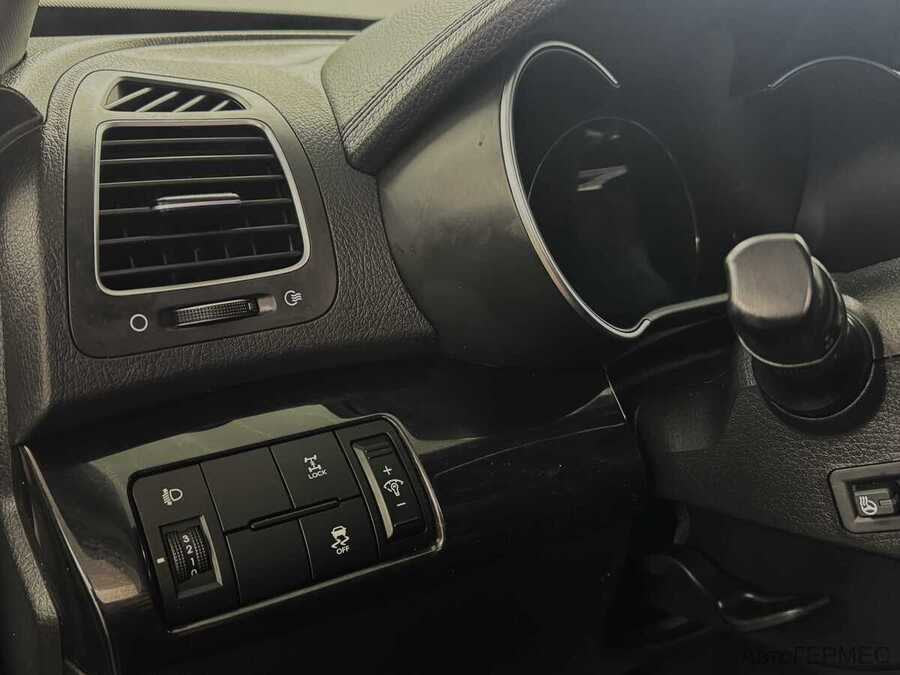 Фото Kia Sorento II Рестайлинг с пробегом | №10 Фото Kia Sorento II Рестайлинг с пробегом | №10