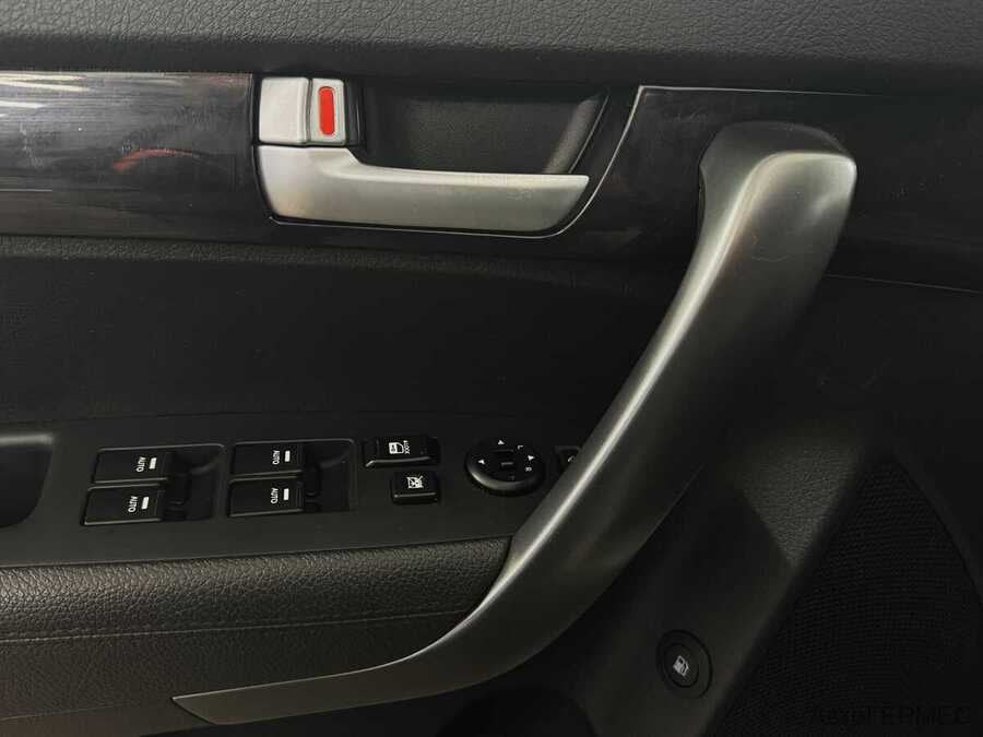 Фото Kia Sorento II Рестайлинг с пробегом | №11 Фото Kia Sorento II Рестайлинг с пробегом | №11