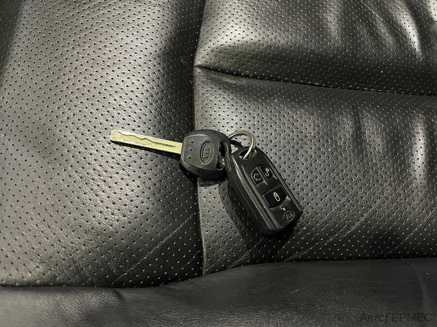 Фото Kia Opirus I Рестайлинг с пробегом | №21