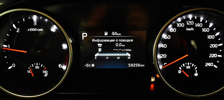 Фото Kia Carnival IV с пробегом | №6