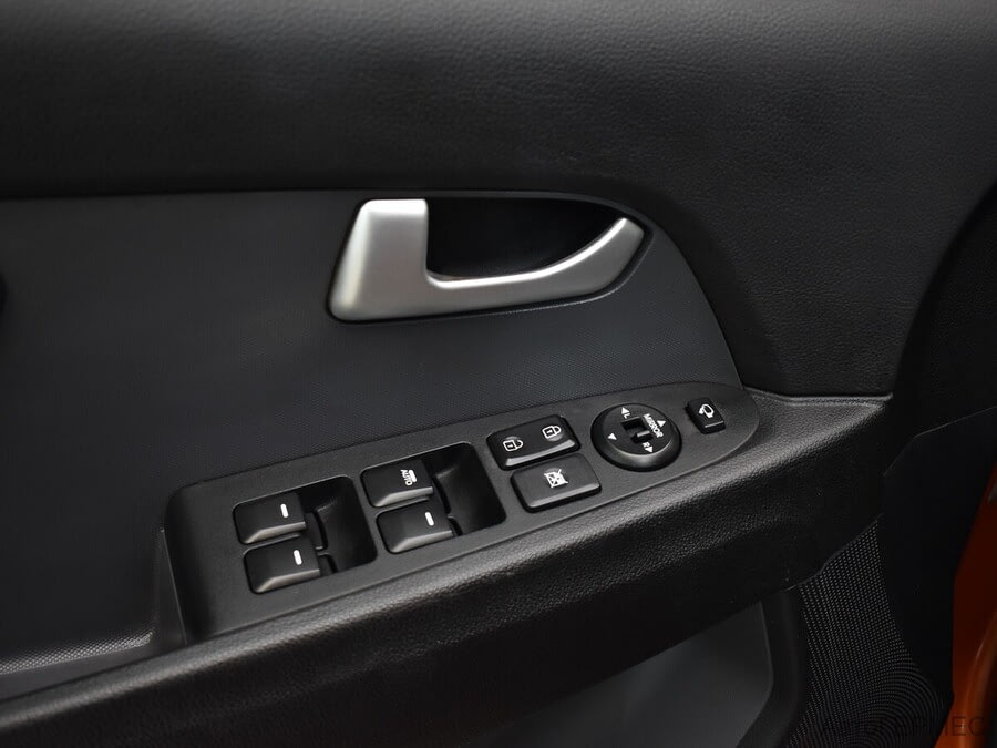 Фото Kia Sportage III Рестайлинг с пробегом | №11