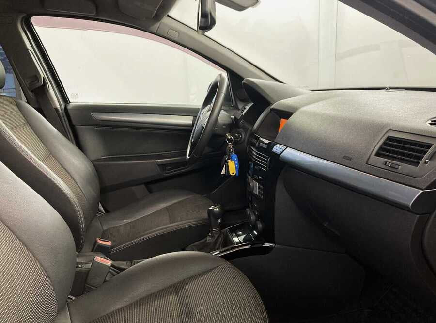 Фото Opel Astra H Рестайлинг с пробегом | №11